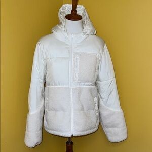 Amazon Essentials Women's White Puffer Jacket
